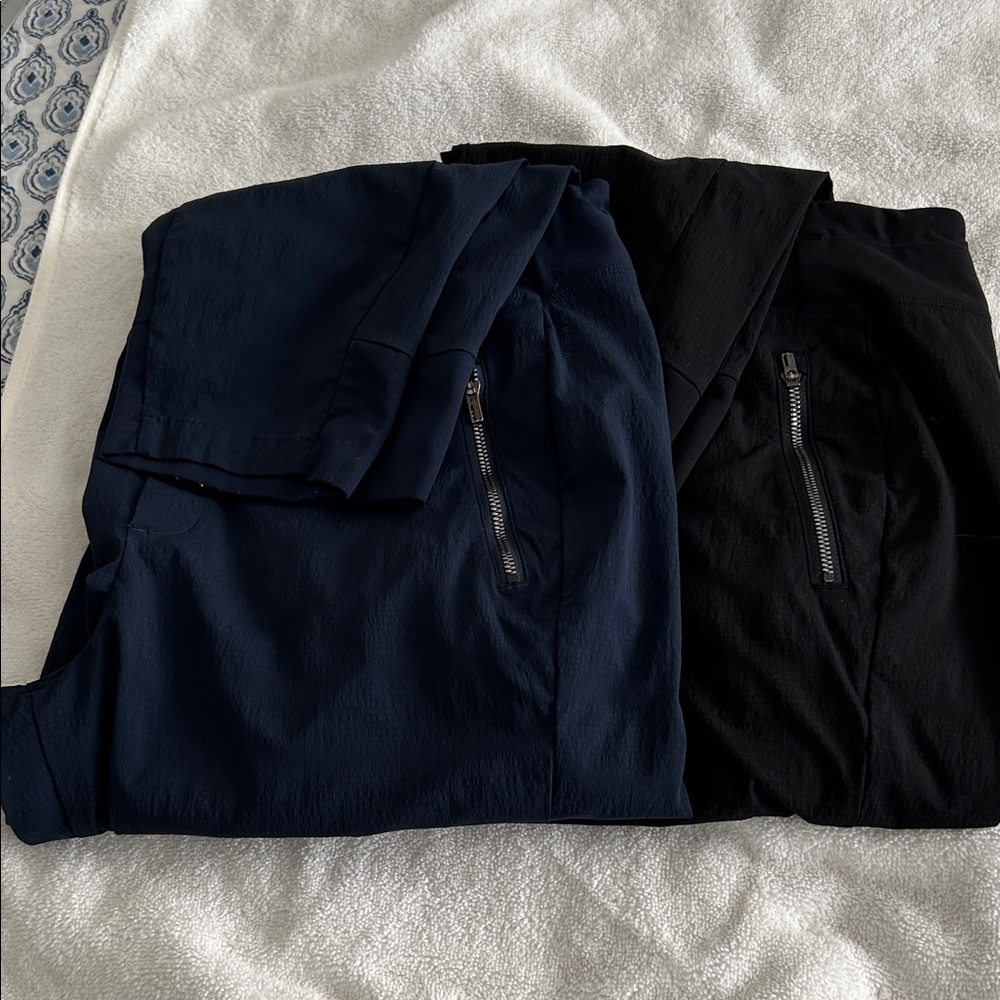 Athleta Trekkie High Rise Women's Black  and Navy joggers
